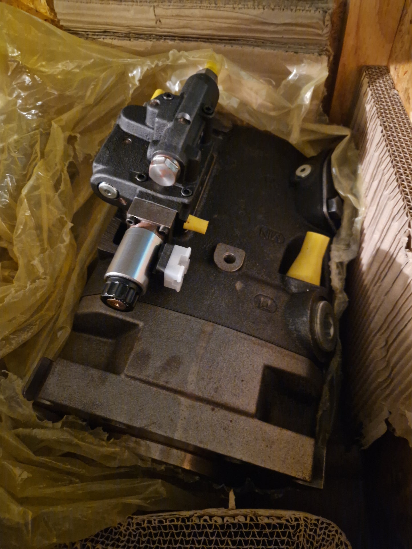 Pump Rexroth R902491176 (Request price)