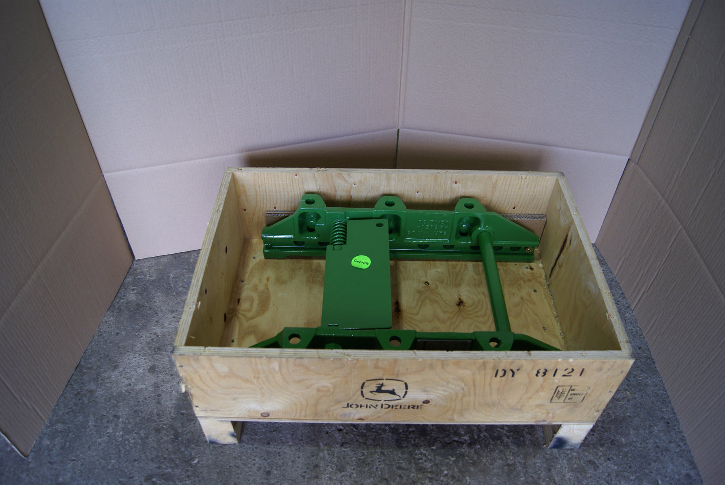 John Deere AL176530 Fastening of the towing device  (Request price)