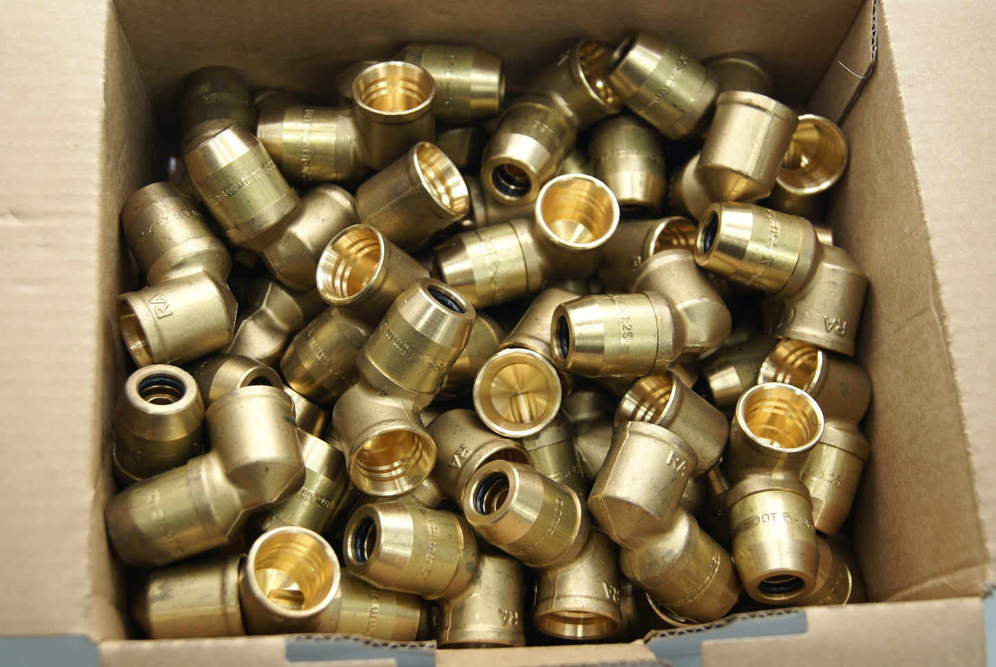 Kongsberg 6236814 90°PUSH-IN PLUG-IN 10x1.25-P5  (Request price)