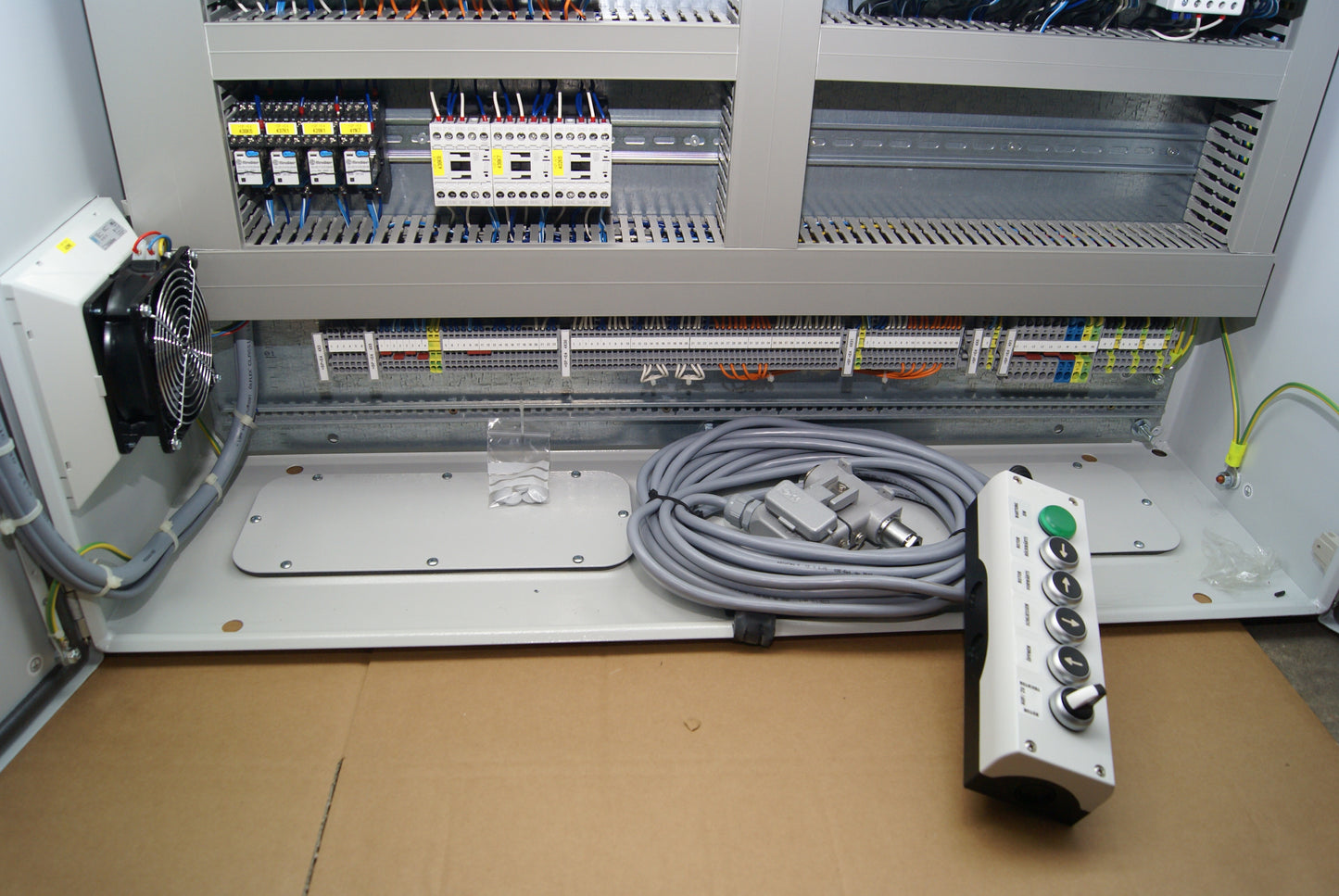 Kompaktschränke Rittal AE 1110