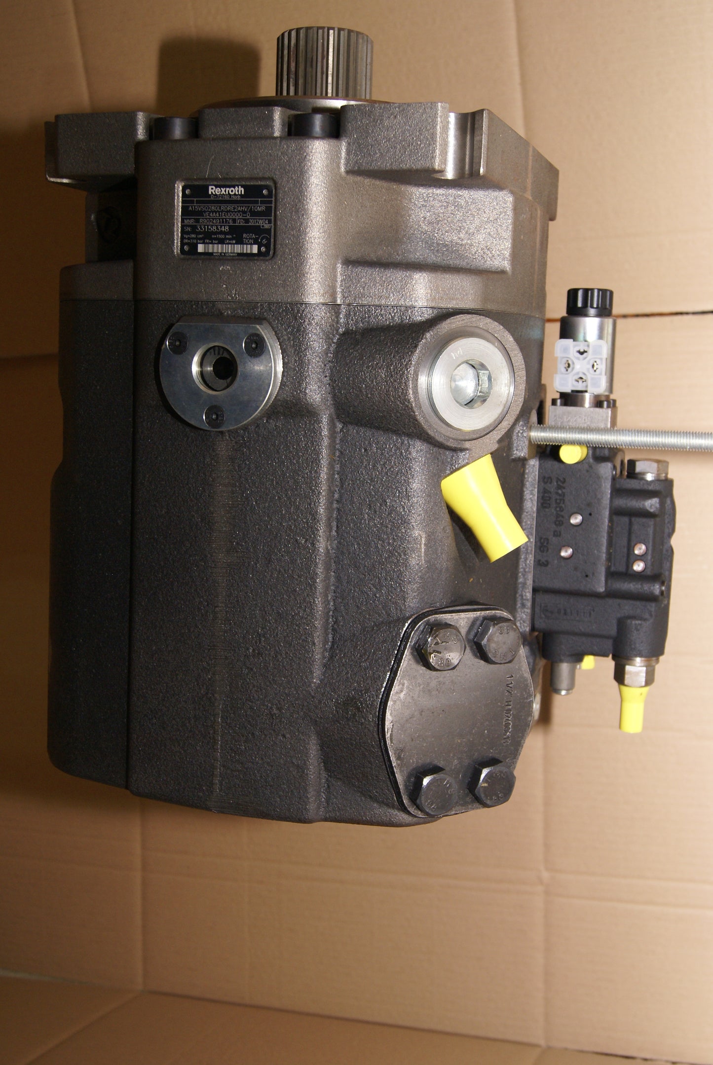 Pump Rexroth R902491176 (Request price)