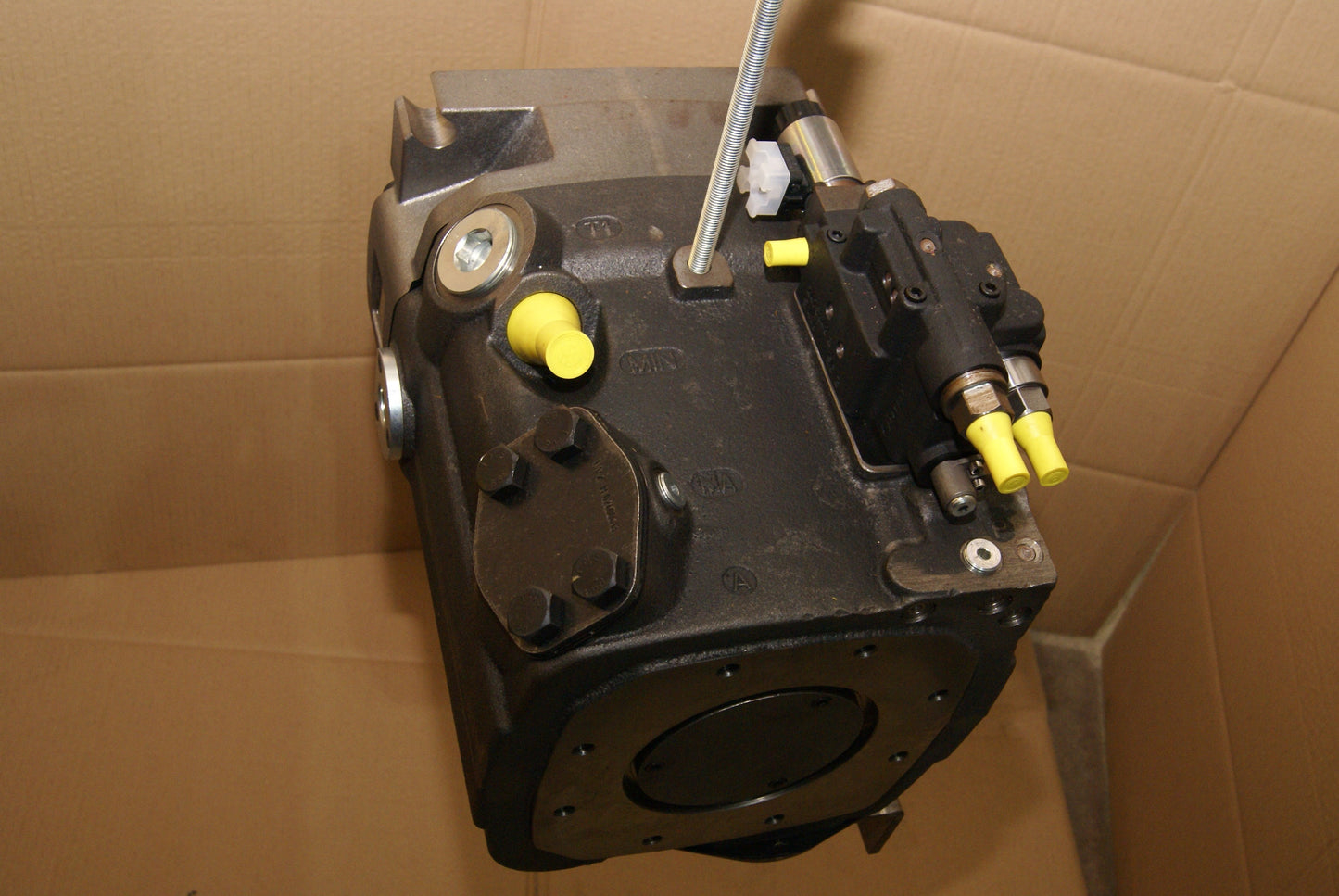 Pump Rexroth R902491176 (Request price)