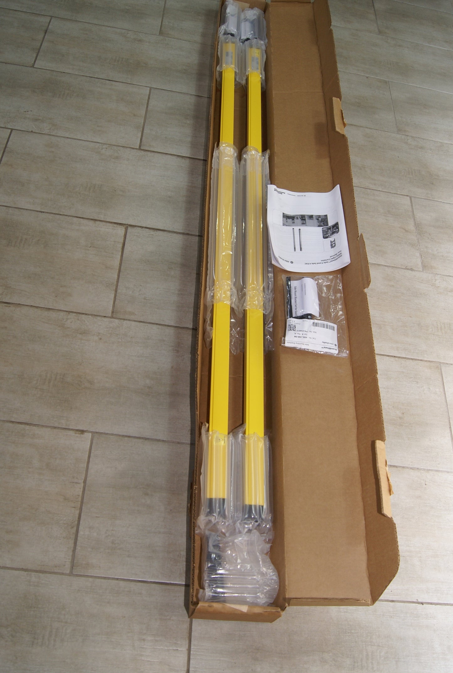 GUARDMASTER SAFE 4 LIGHT CURTAIN  445L-R4S1440YD  (Request price)