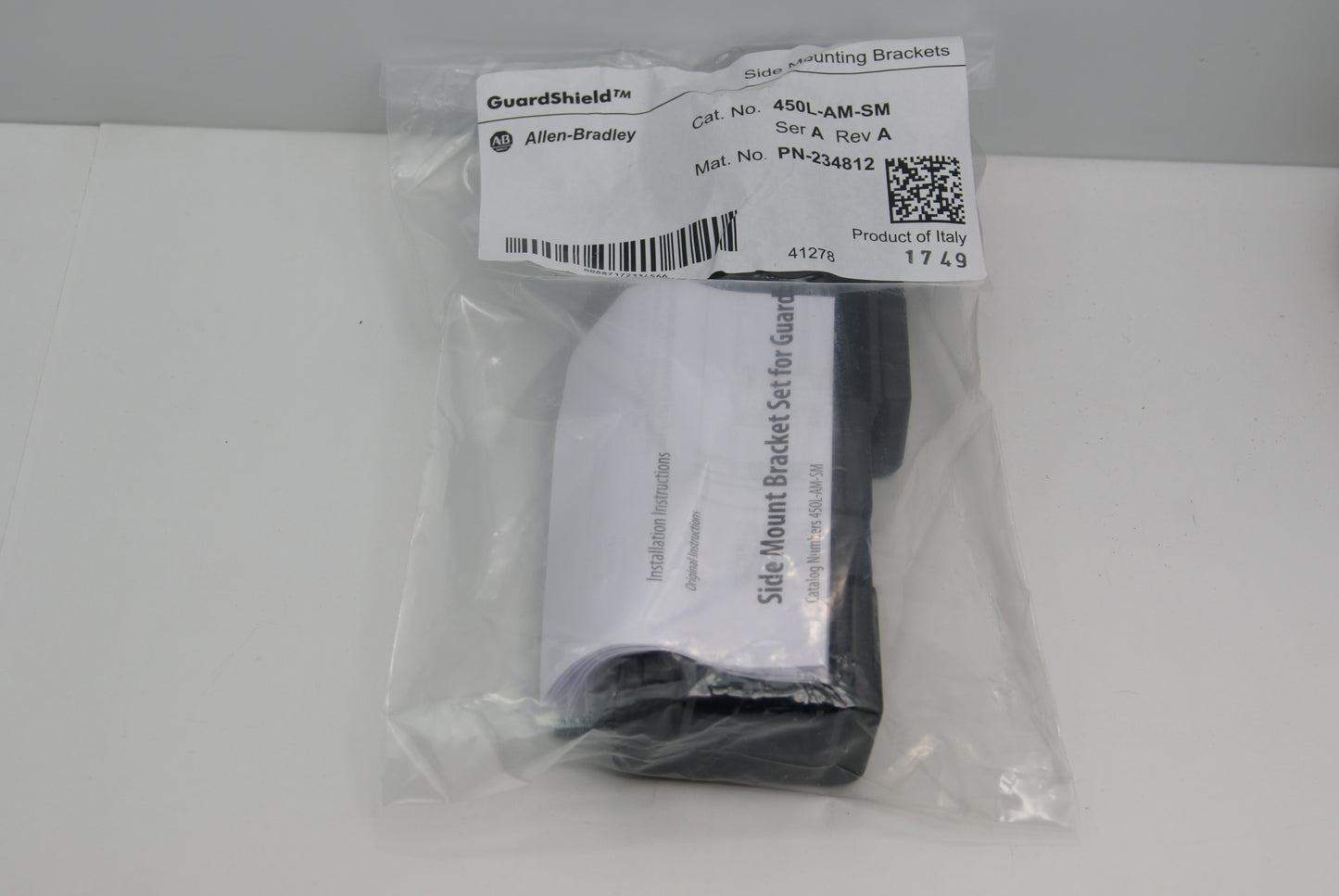 GUARDMASTER SAFE 4 LIGHT CURTAIN  445L-R4S1440YD  (Request price)