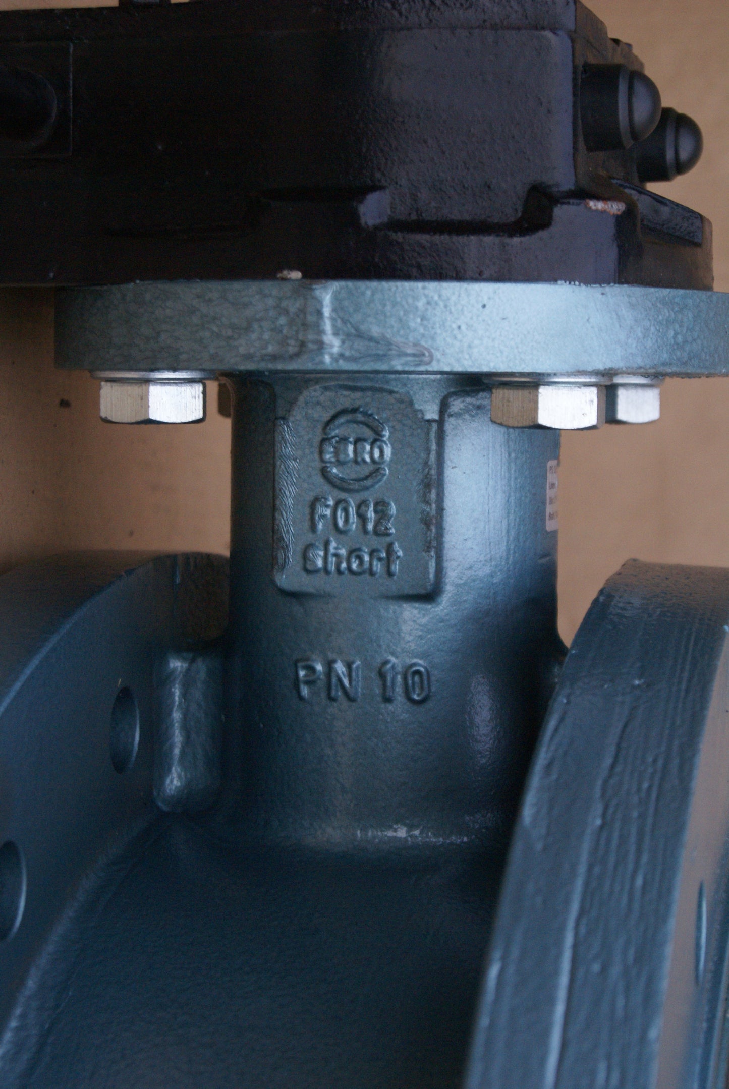 Weichdichtendes Doppelflanschventil DN500 GGG40, F 012-K1, Hemd PN10, EBRO Amaturen