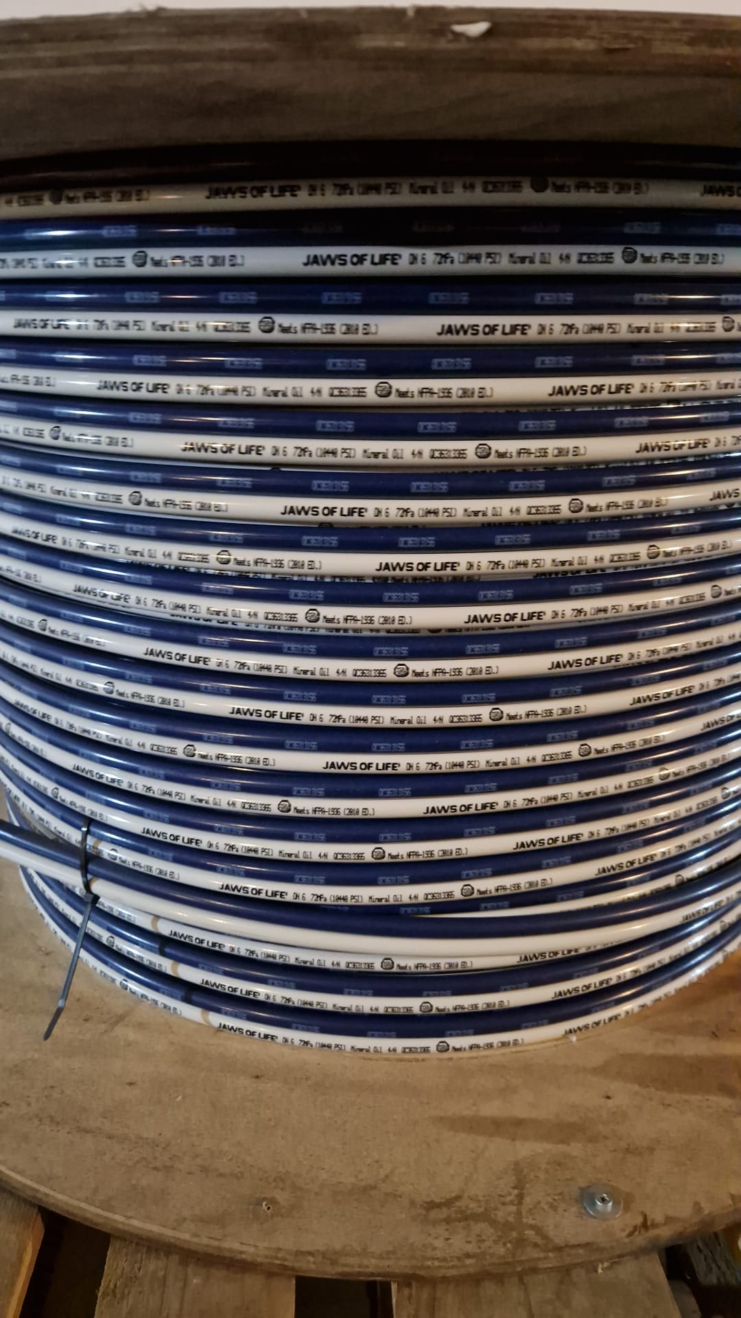 Industrial Hoses, "JAWS OF LIFE", DN 6, 72 MPA ( 10440 PSI) Mineral Oil 4/M 0C36313365  (Request price)