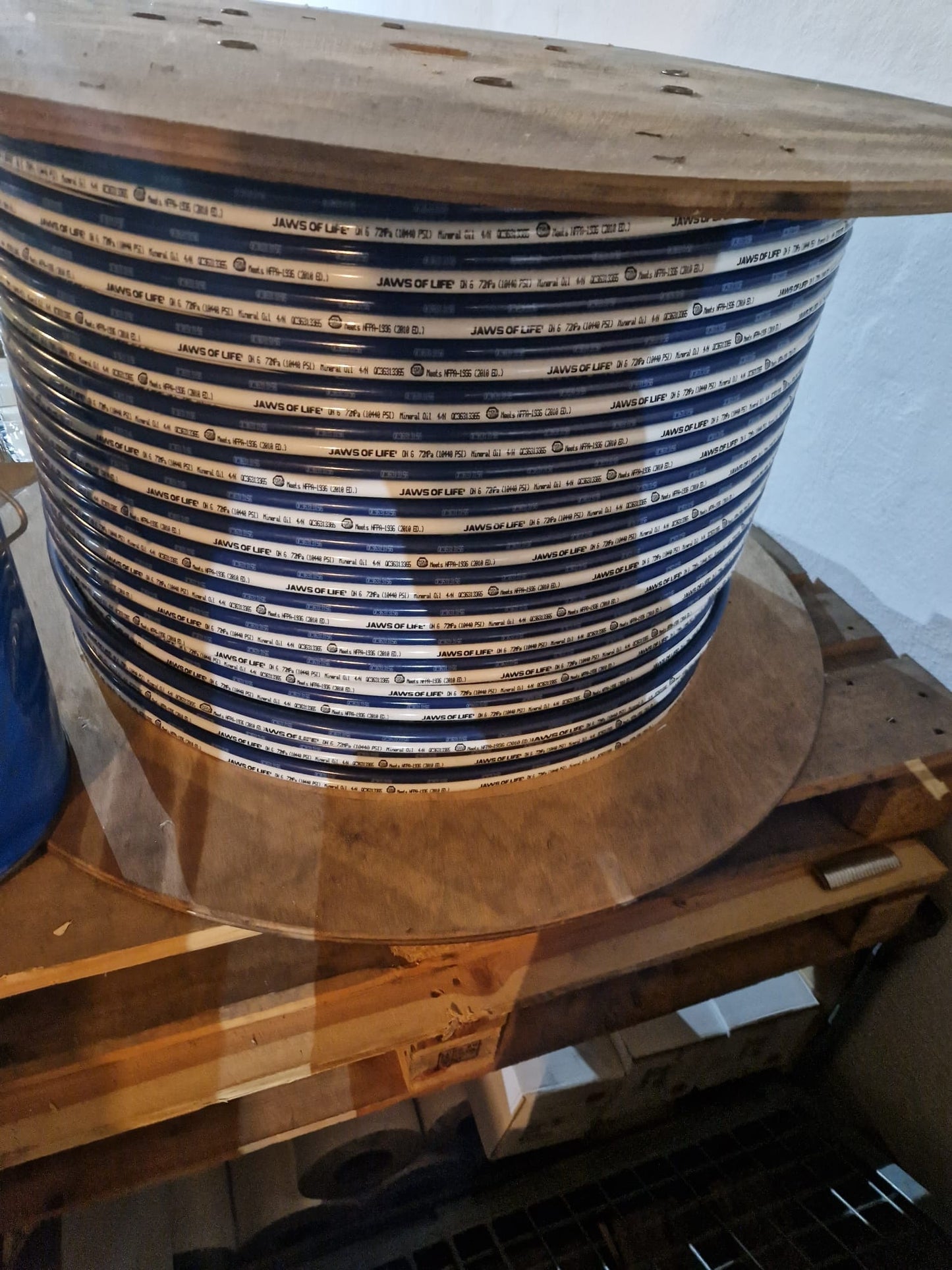 Industrial Hoses, "JAWS OF LIFE", DN 6, 72 MPA ( 10440 PSI) Mineral Oil 4/M 0C36313365  (Request price)