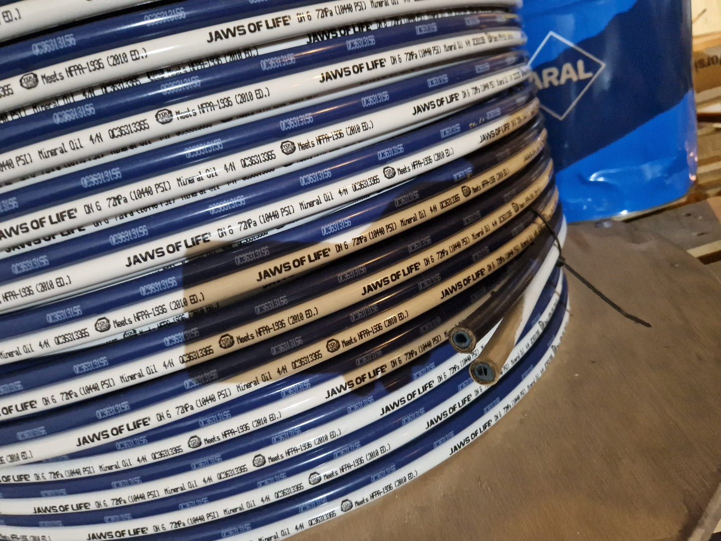 Industrial Hoses, "JAWS OF LIFE", DN 6, 72 MPA ( 10440 PSI) Mineral Oil 4/M 0C36313365  (Request price)