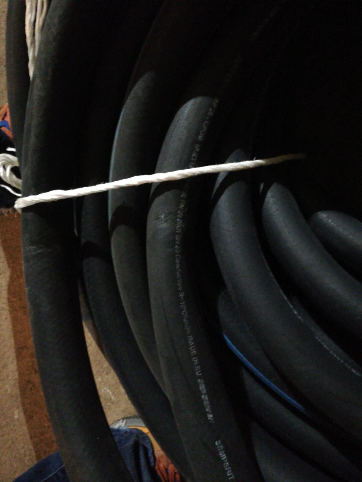 Industrial Hoses, SEMPERIT MP 20 - EPDM MULTI PURPOSE PN 20 BAR DN 32 Conductive R<10*6 Ohm/m  (Request price)