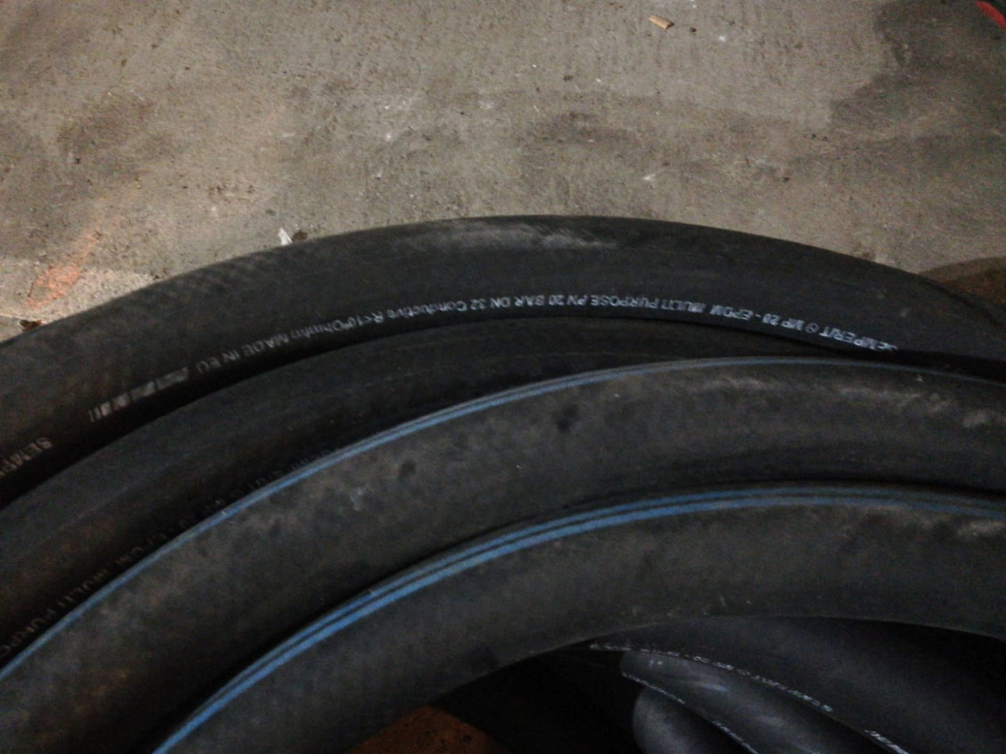 Industrial Hoses, SEMPERIT MP 20 - EPDM MULTI PURPOSE PN 20 BAR DN 32 Conductive R<10*6 Ohm/m  (Request price)