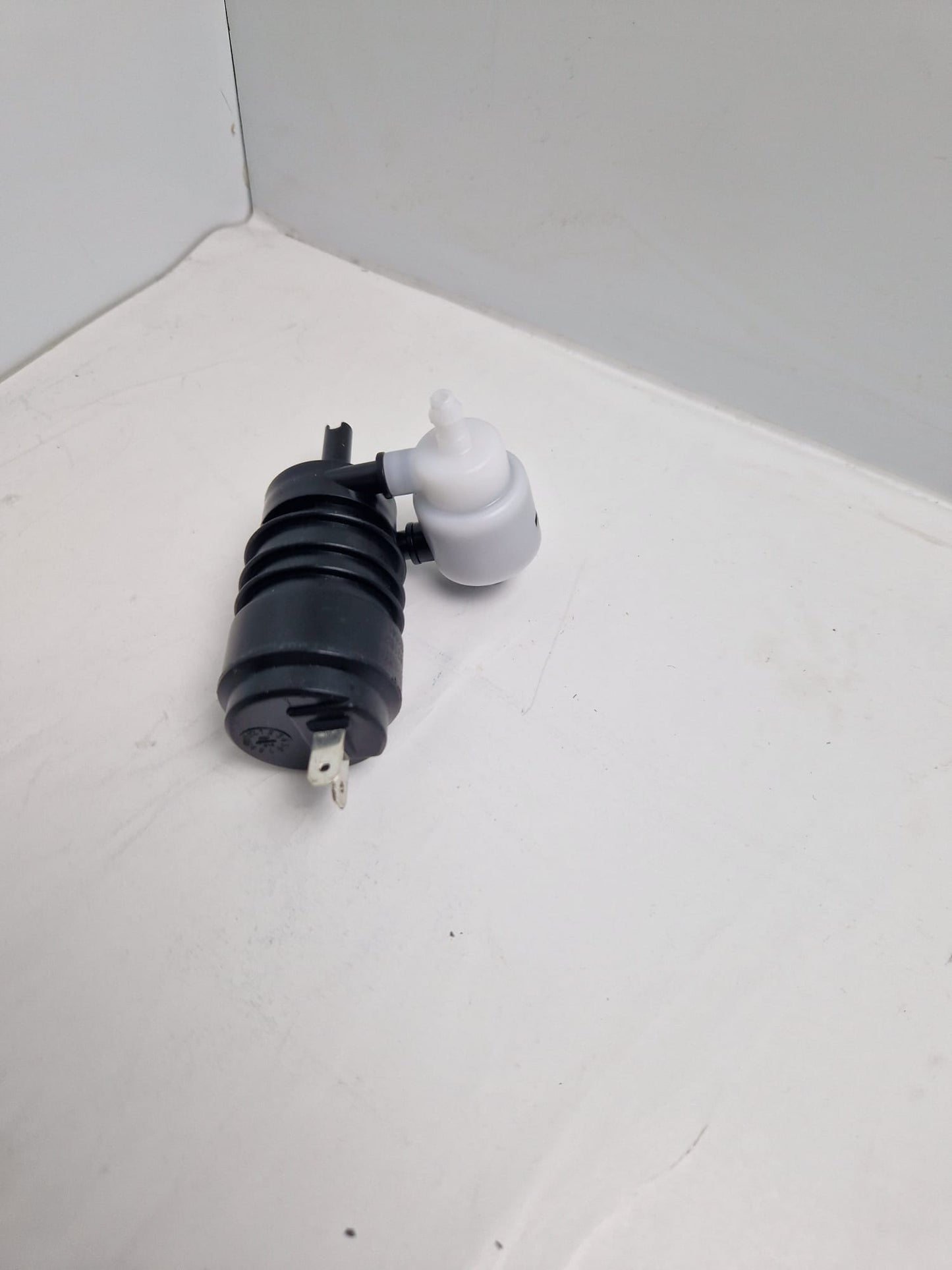 Windshield washer pump SEIM 082182, 20210411  (Request price)