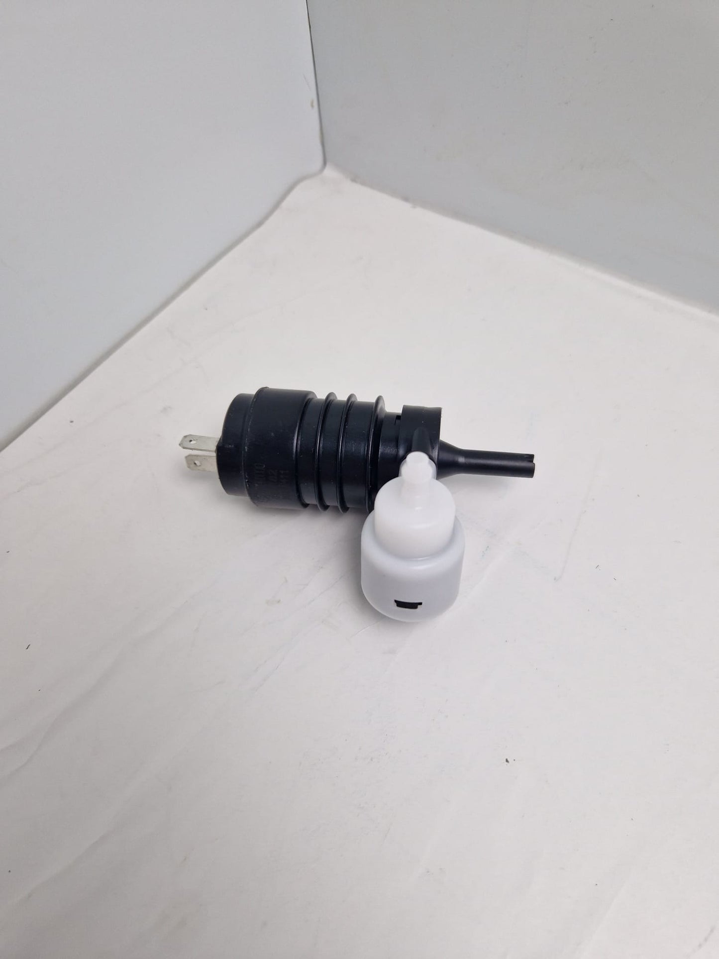 Windshield washer pump SEIM 082182, 20210411  (Request price)