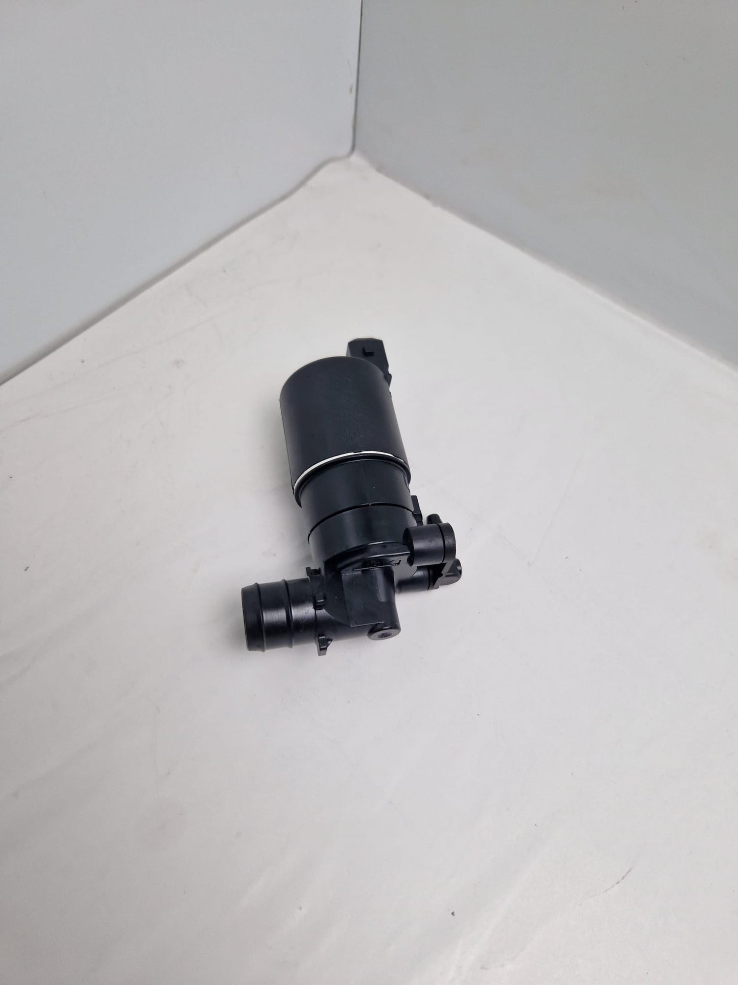 Windshield washer pump SEIM Z 113698, FEBI 27351  (Request price)