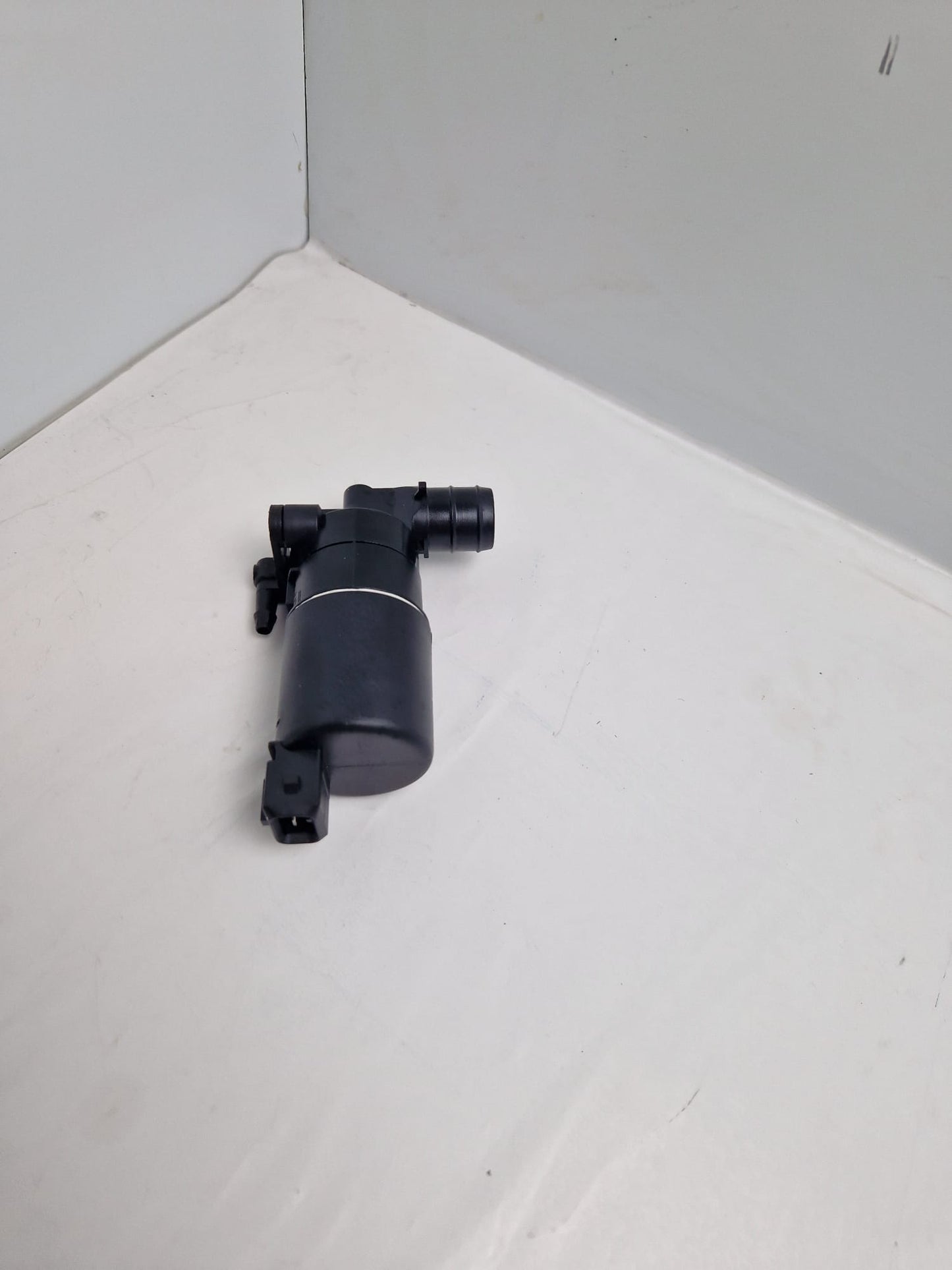 Windshield washer pump SEIM Z 113698, FEBI 27351  (Request price)