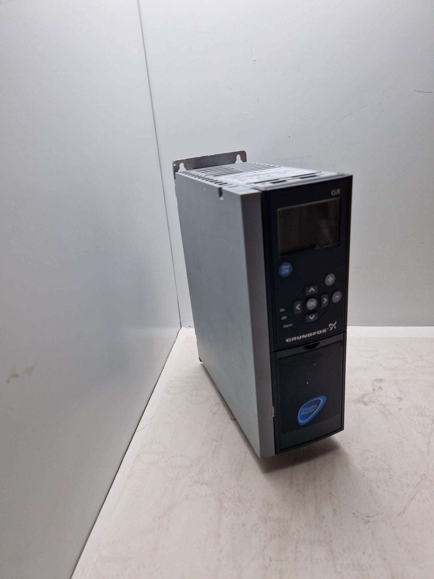 Grundfos CUE 3X380-500V IP20 0.75KW 2.4 (96754676)  (Request price)