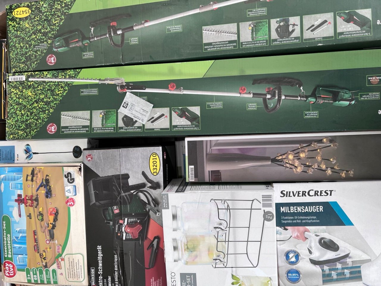 Mixed pallets with household appliances and household goods at reduced prices. (Request price)