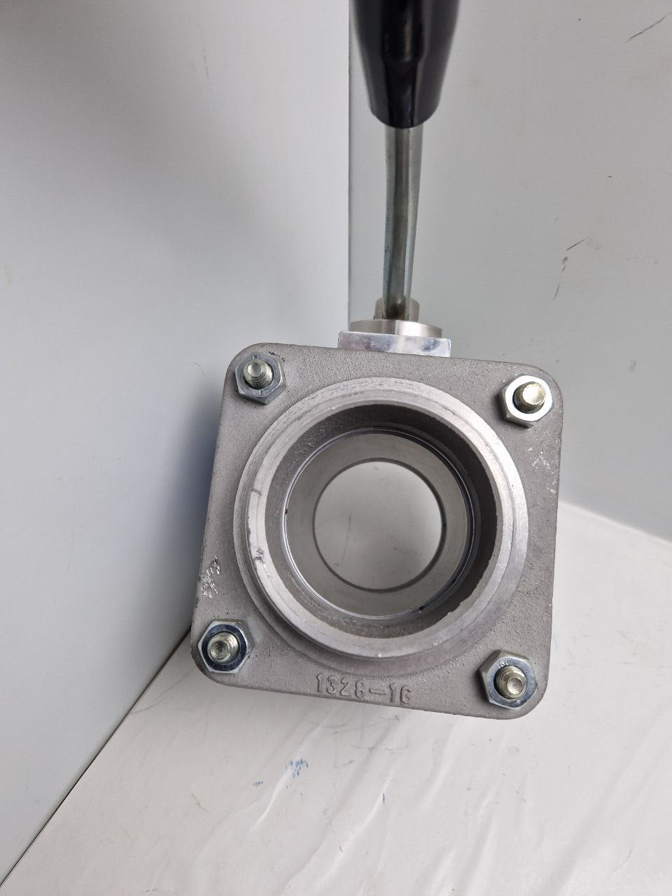 Mann Full - Flow, Ball Valve DN 80-3"; W.P. 10 bar / 150 psi No. B400A1001 (Request price)