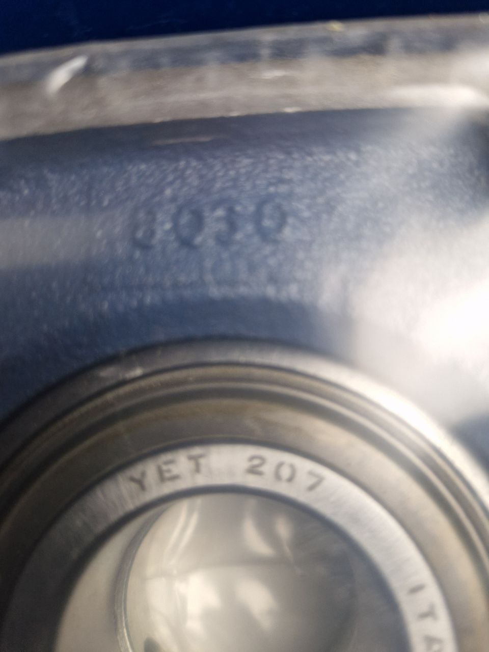 SKF FY 35 FM Square flanged ball bearing unit with eccentric locking, cast iron housing (Request price)