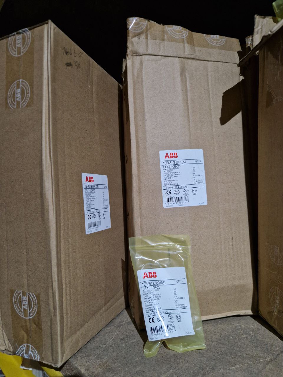 ABB 1SFA619550R1051 CE4T-10R-02 EMERGENCY STOP