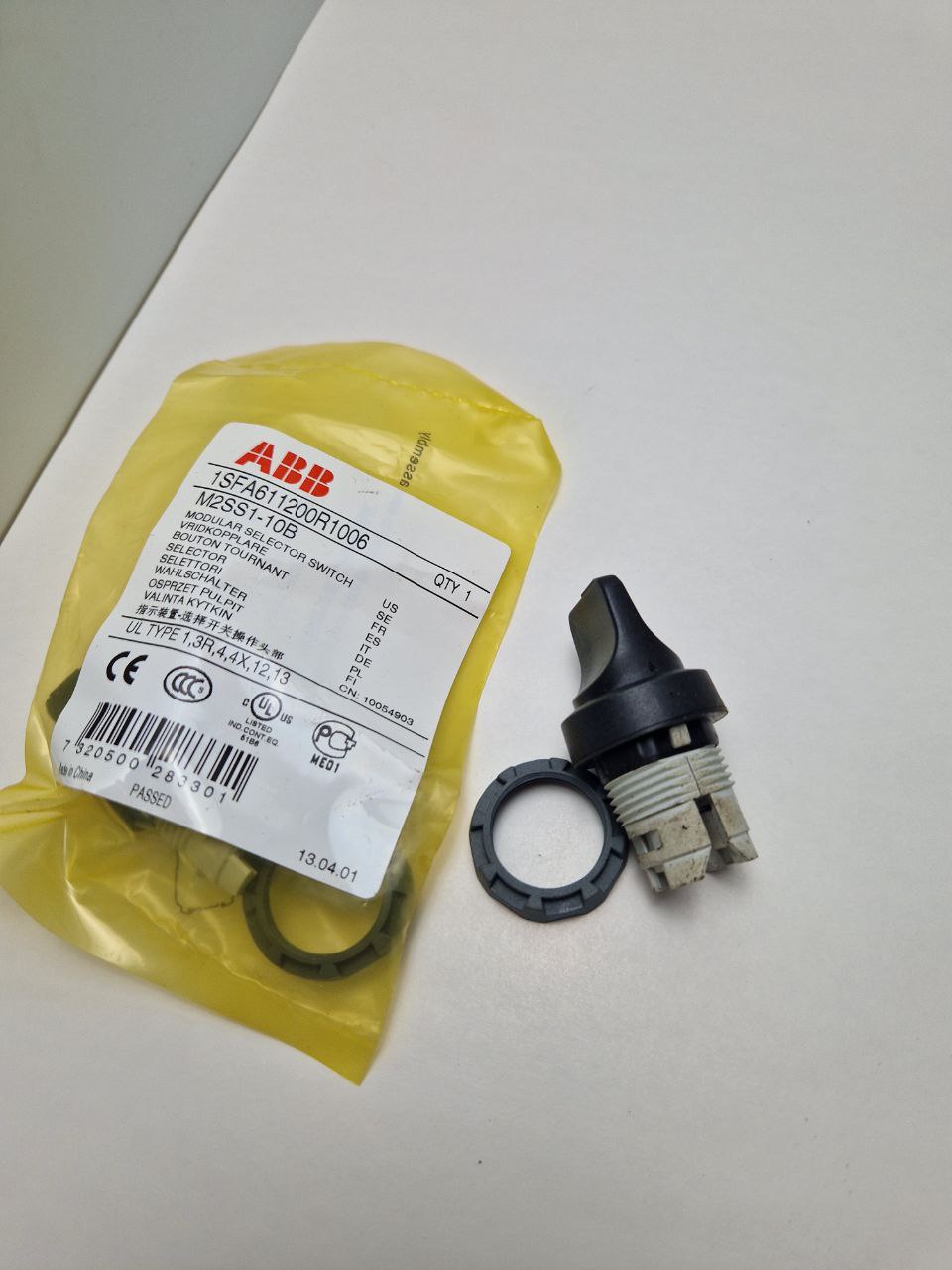 ABB 1SFA611200R1006, M2SS1-10B Selector Switch  (Request price)