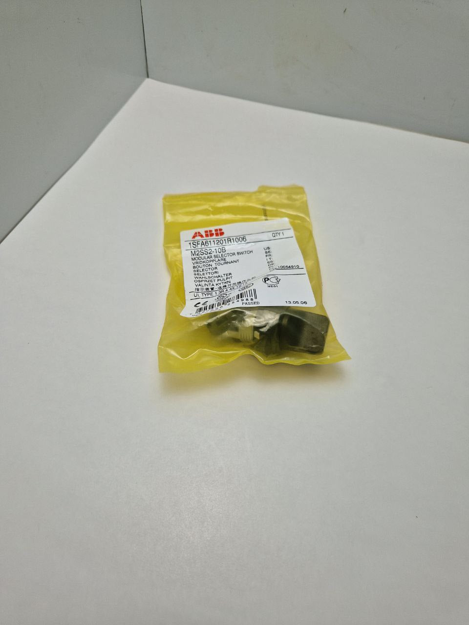 ABB 1SFA611201R1006, M2SS2-10B Selector Switch  (Request price)