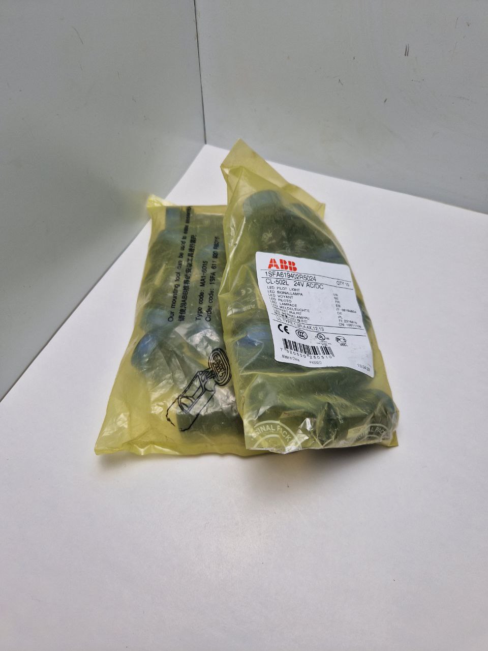 ABB 1SFA619402R5024, CL-502L 24V AC/DC Pilot Light