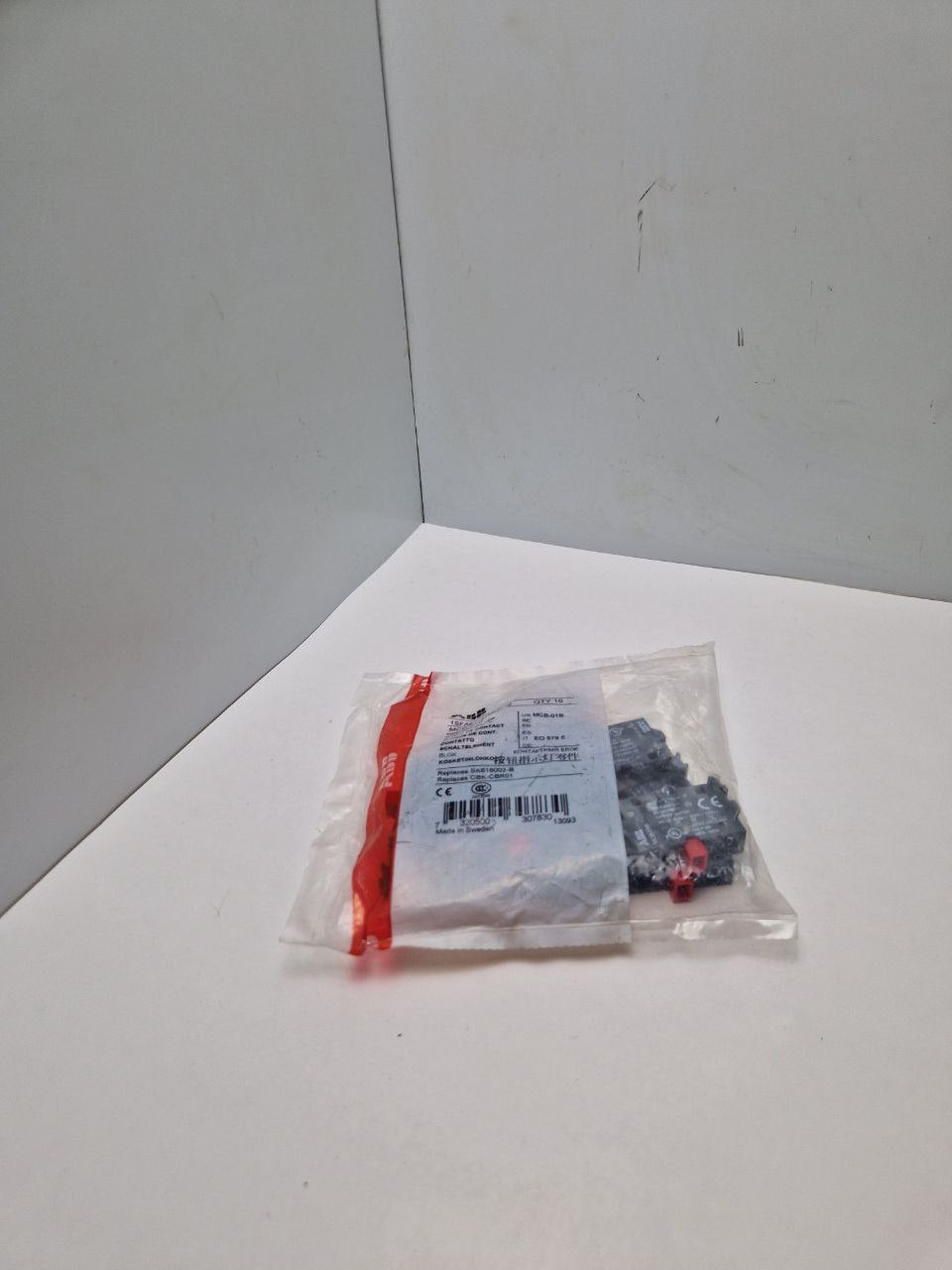 ABB  1SFA611610R2010, MSB-01B  Contact Block  (Request price)