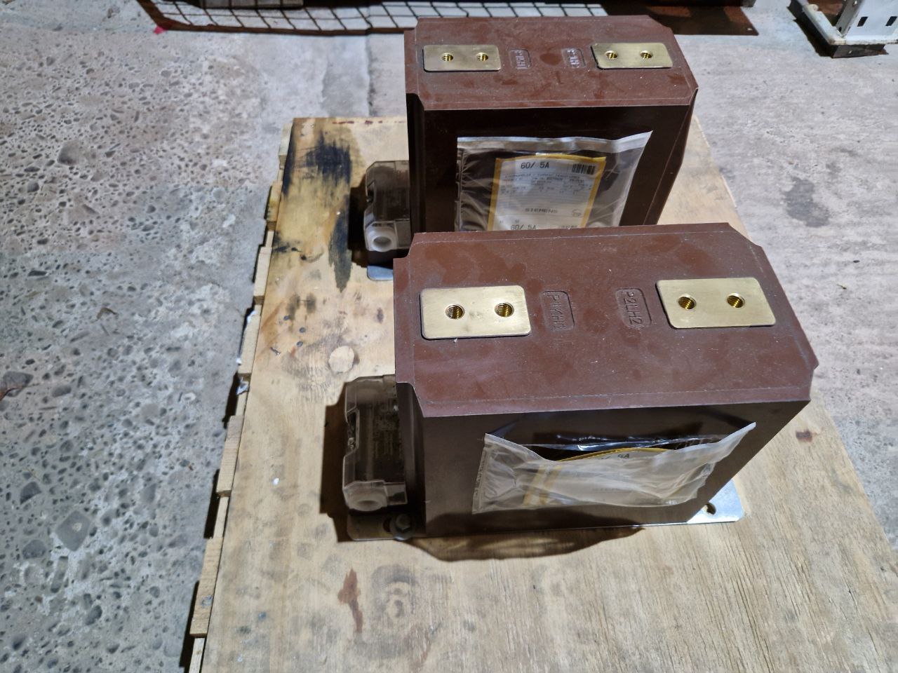 SIEMENS CURRENT TRANSFORMER 4MA72 XC Ith. 25kA/1s 60/ 5A (Request price)
