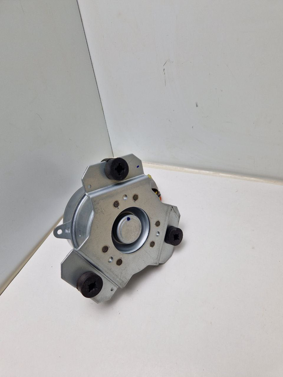 Electric motor INDOOR FAN MOTOR type PK6V20-LM, E07166300 for Mitsubishi Electric  (Request price)