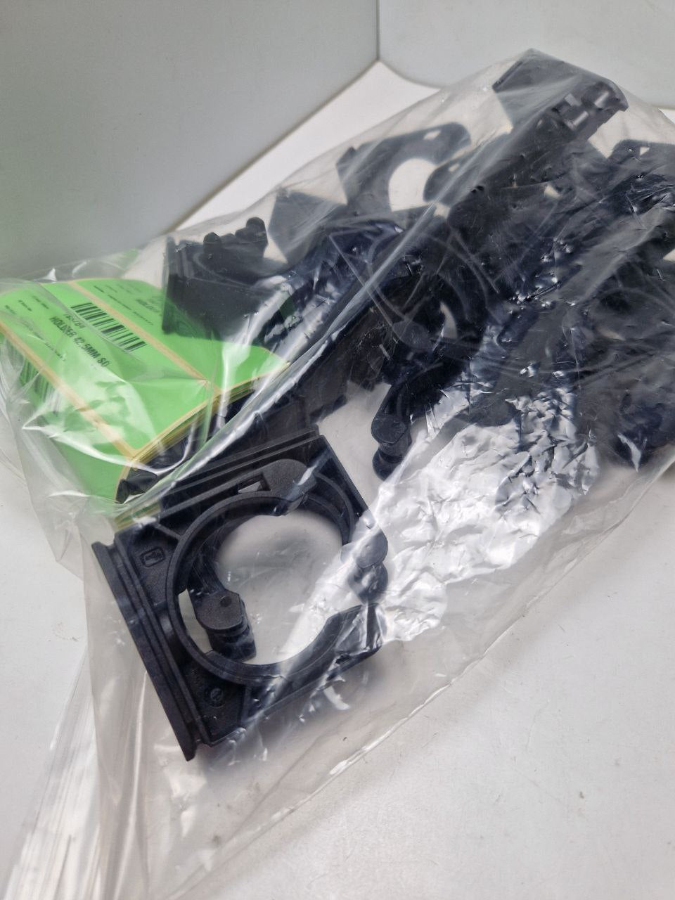 CLAMP 42.5MM BLACK, Item: Vestas 193784   (Request price)