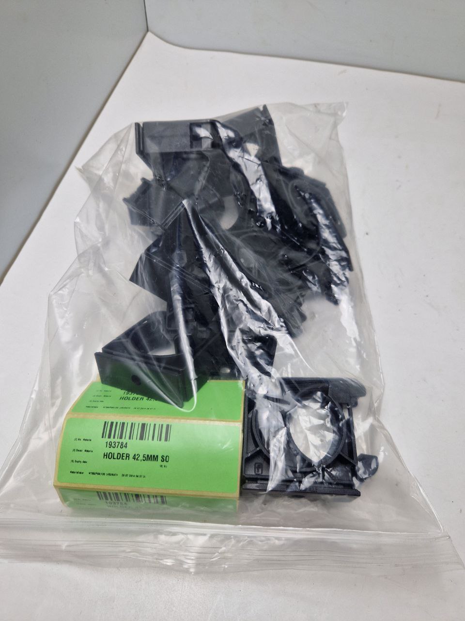 CLAMP 42.5MM BLACK, Item: Vestas 193784   (Request price)