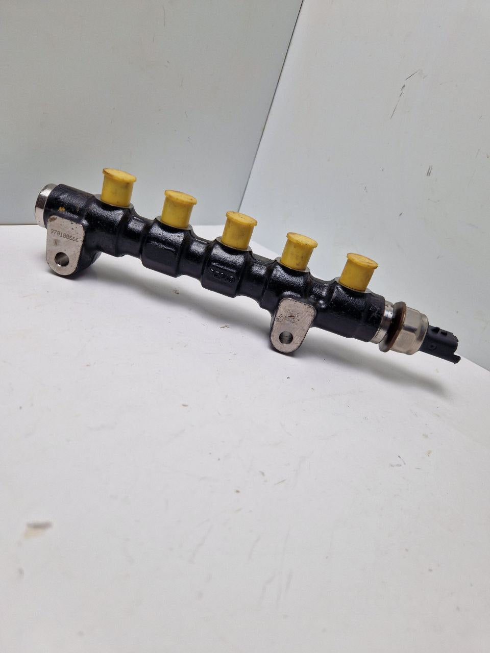 Fuel Rail Citroen C4 Grand Picasso from 2006 to 2010 | REGE: 965459-0 / 9654592680 6PH1001 / 9655465480  (Request price)