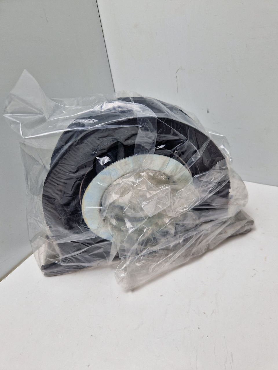 Cardan shaft hanger bearing, Hole spacing = 220mm, IDM = 85mm, bearing width = 18mm, ML MAN  (Request price)