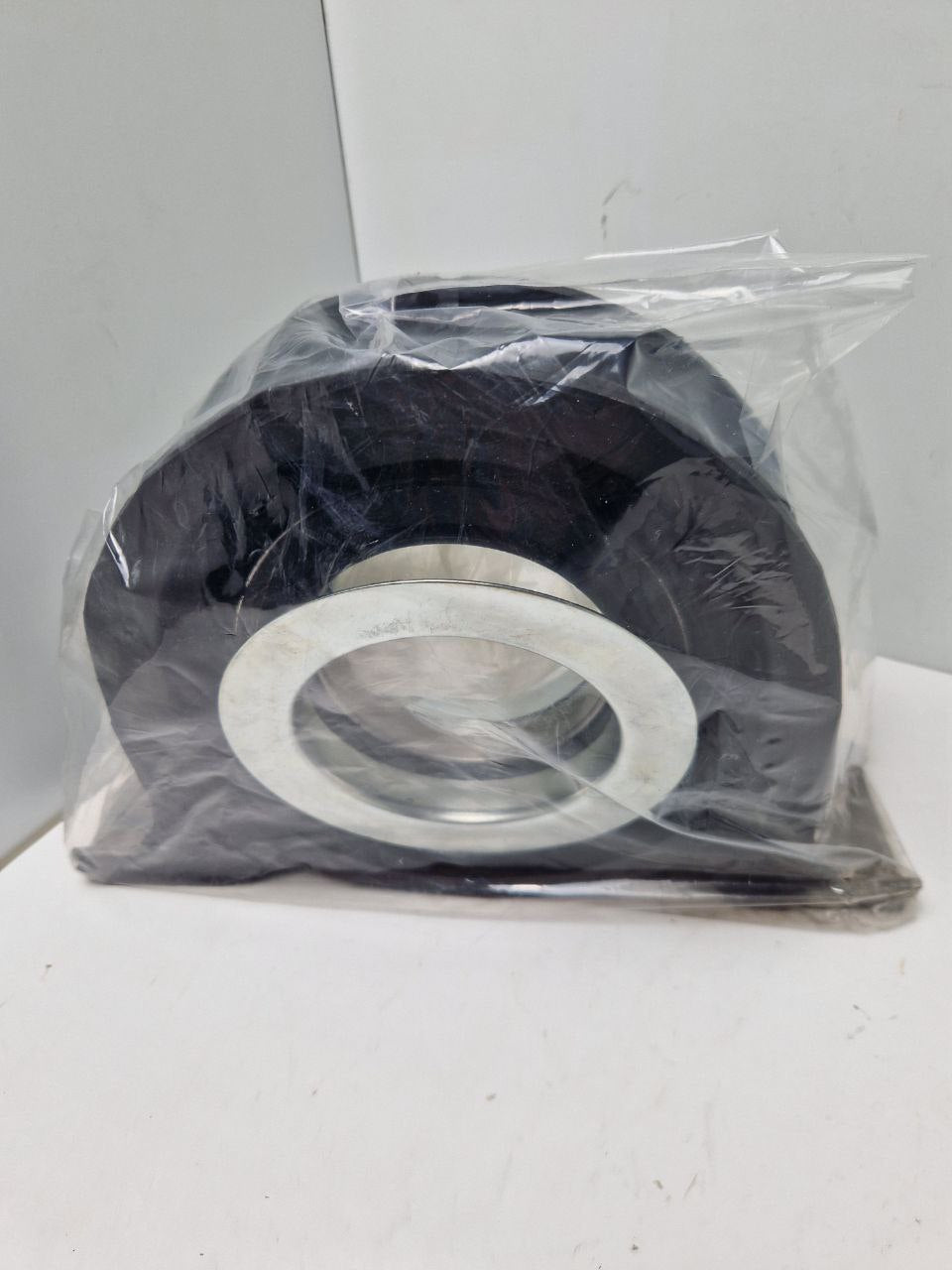 Cardan shaft hanger bearing, Hole spacing = 220mm, IDM = 85mm, bearing width = 18mm, ML MAN  (Request price)