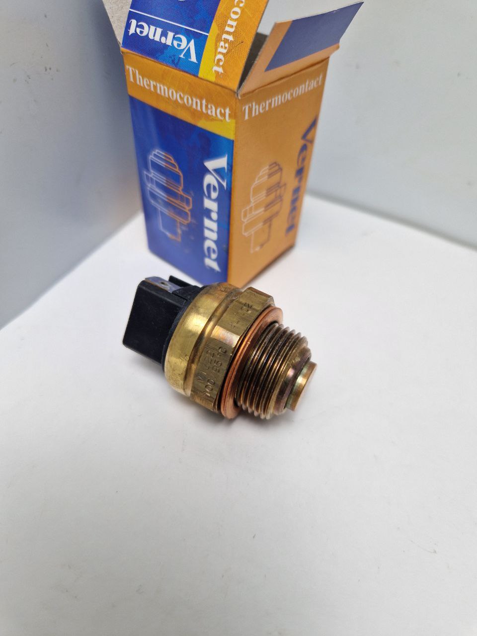 Temperature switch, radiator fan Vernet B 1322 (Request price)