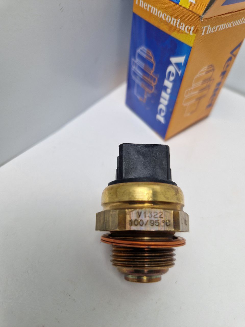 Temperature switch, radiator fan Vernet B 1322 (Request price)