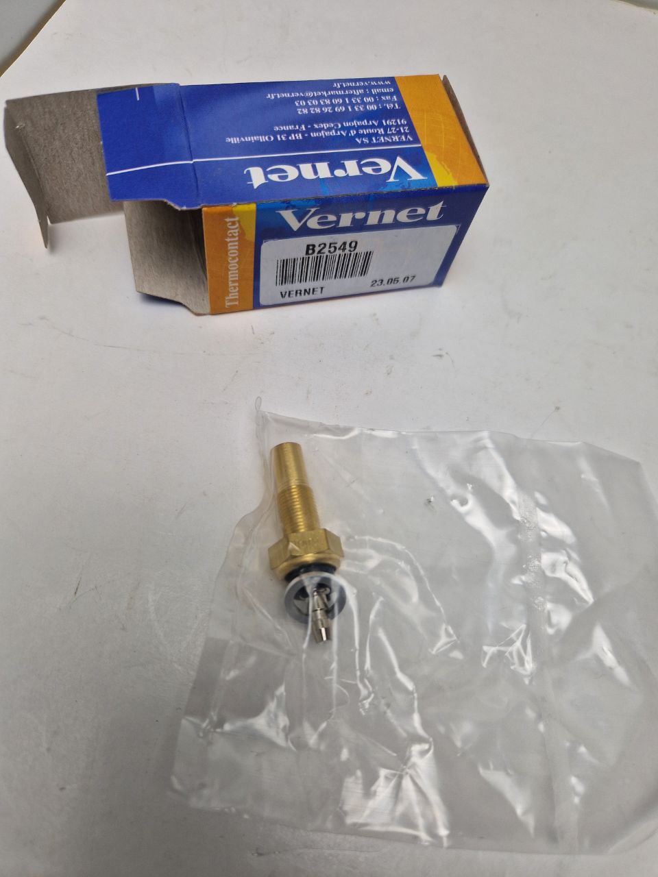 Vernet B2549 Sensor, coolant temperature (Request price)