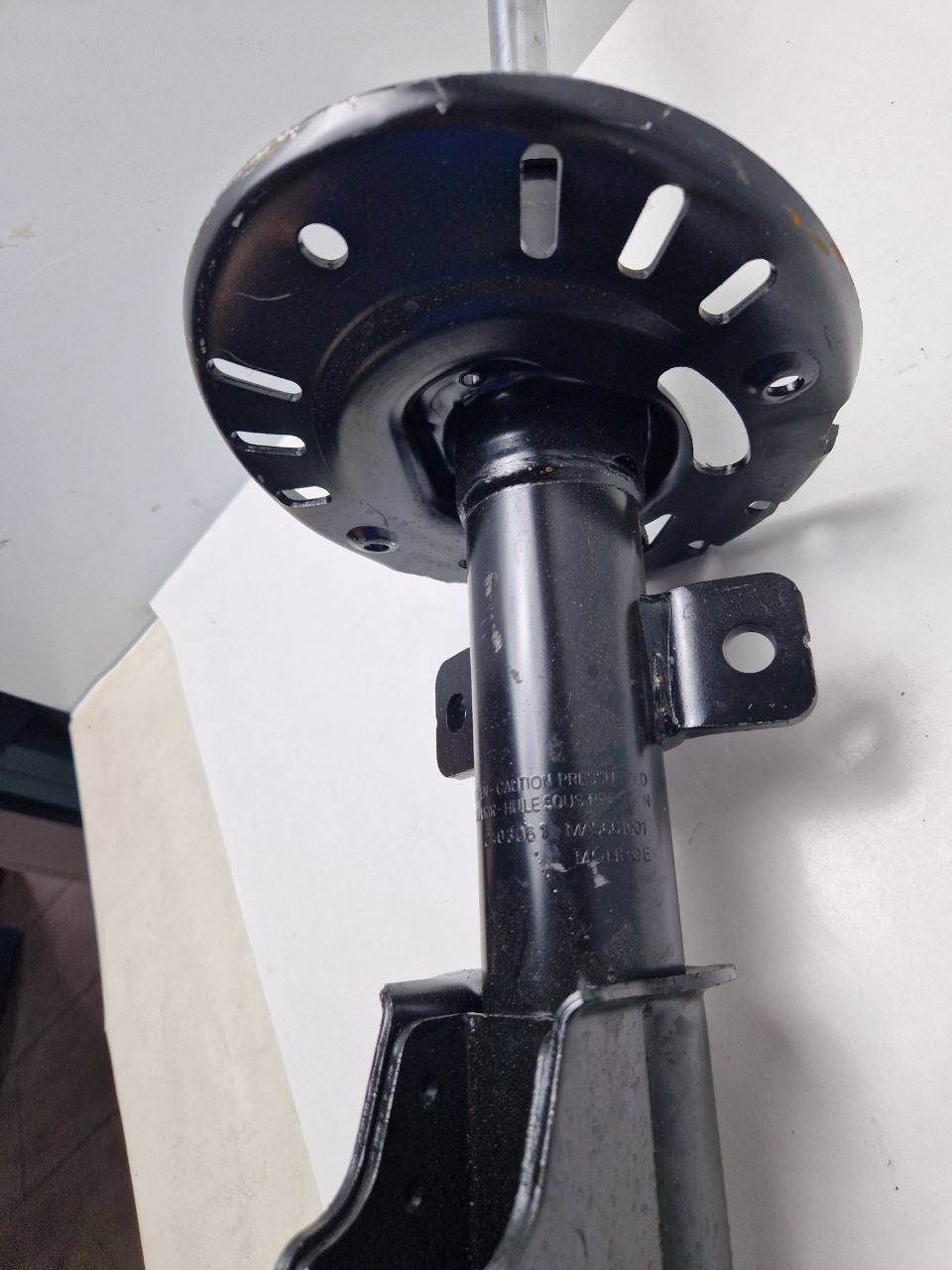 Storage of the amortizer Monroe ME 5666201, PSA 2403061 (Request price)