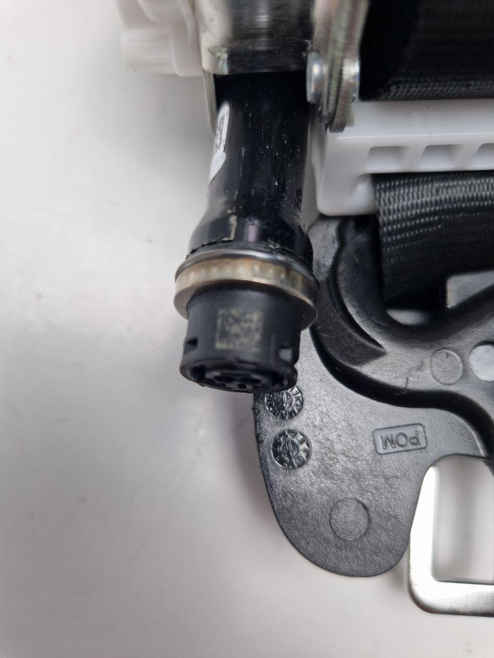 SEATBELT PRETENSIONER TYPE 95034; R000 P375 A (Request price)