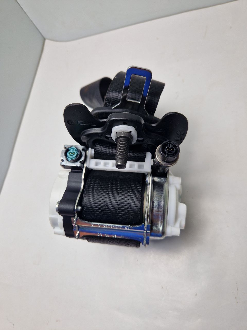 SEATBELT PRETENSIONER TYPE 95034; R000 P375 A (Request price)