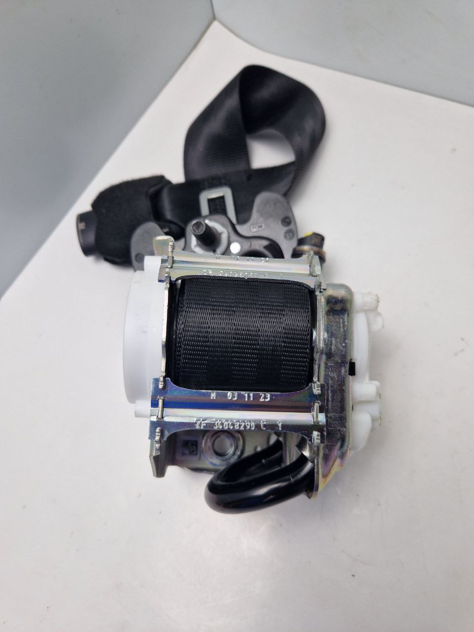 SEATBELT PRETENSIONER TYPE 95034, R000 P382 A (Request price)