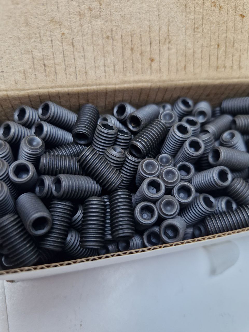 Cup head screws, M 8x16, DIN 916, UNI 5929 45H, 00916.200.0080.016  (Request price)