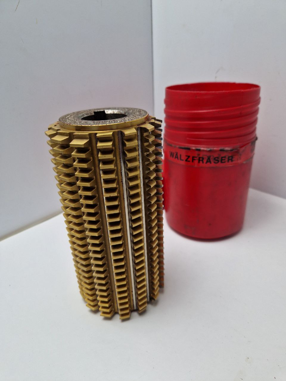 FETTE gear cutting tool 2119422 4, DIN 3968AA, m2 L2 E <15° Stg <3°04' pz 12,5844, HN... 8247/89 (Request price)