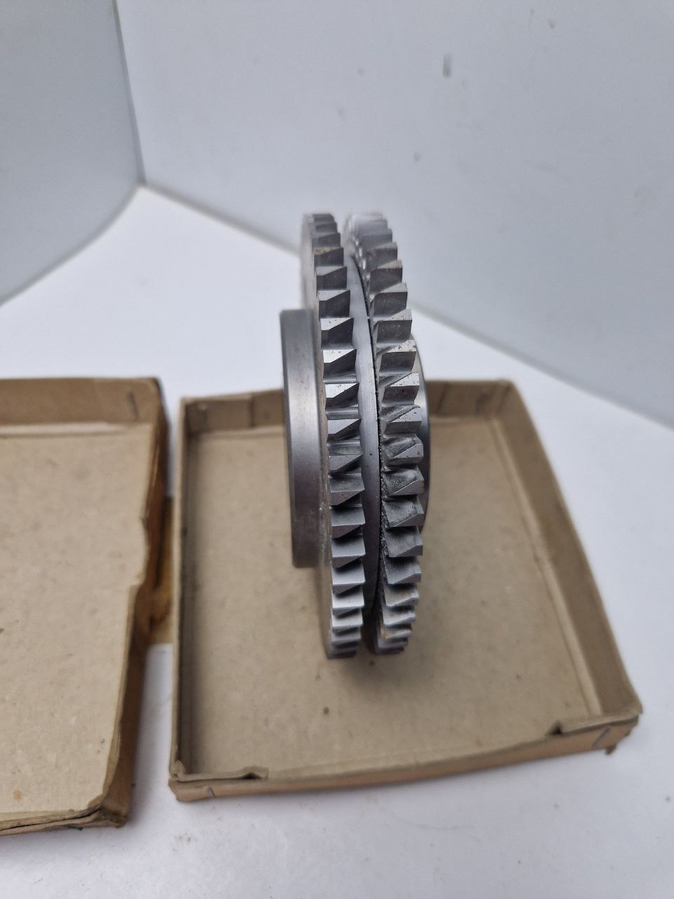 A1319 A1331 / A1320  A1331 , 15°NPA 54 TEETH 26°HA LH  TO CUT 19Z 2ND SPEED C, TAY TOOL WORKS LTD  (Request price)