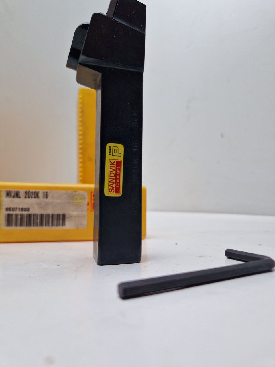 MVJNL 2020K-16 clamping holder with clamping claw for negative, rhombic 35° indexable inserts T-Max® P shank tool for turning SANDVIK Coromant (Request price)