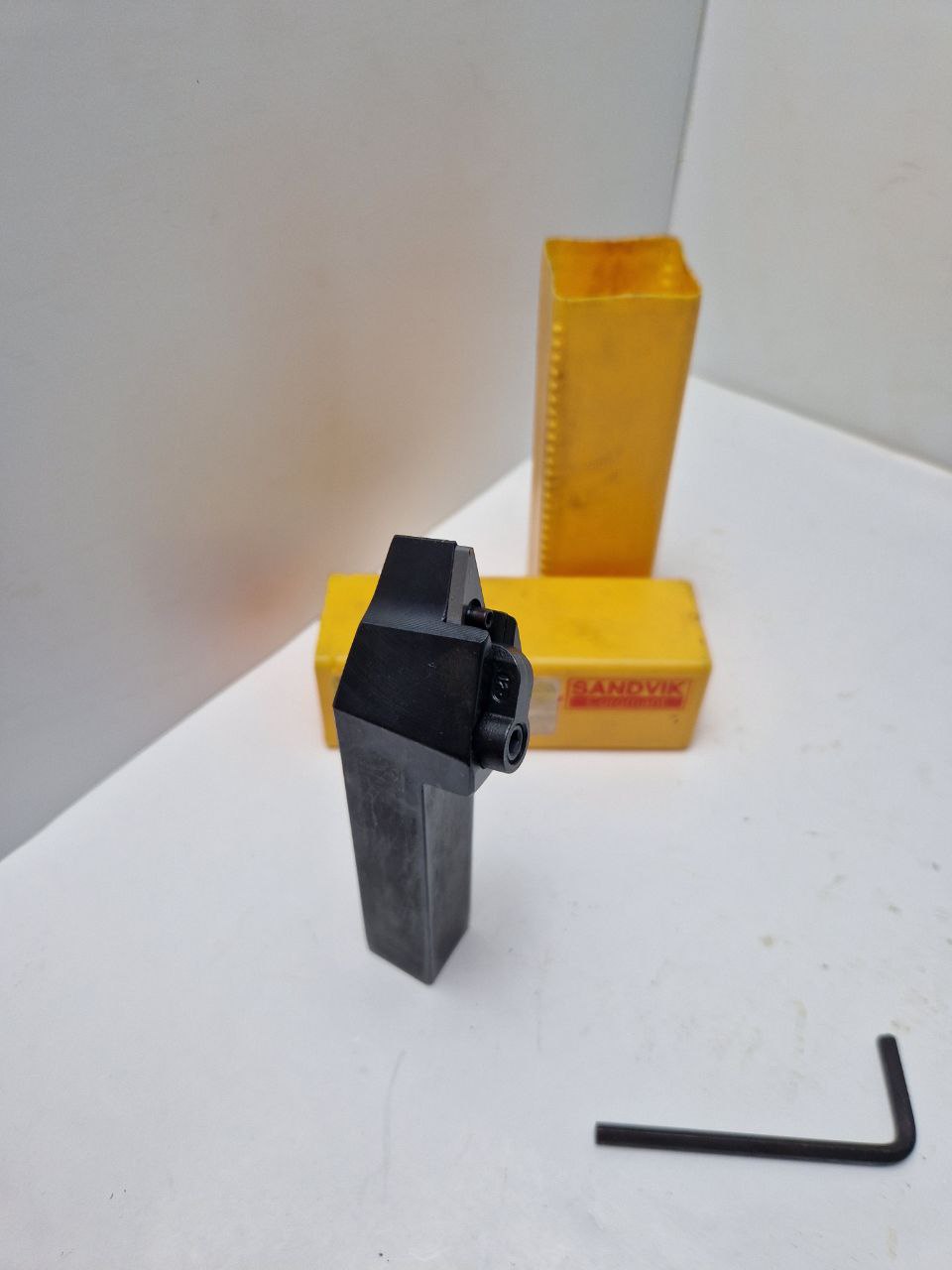 MVJNL 2020K-16 clamping holder with clamping claw for negative, rhombic 35° indexable inserts T-Max® P shank tool for turning SANDVIK Coromant (Request price)