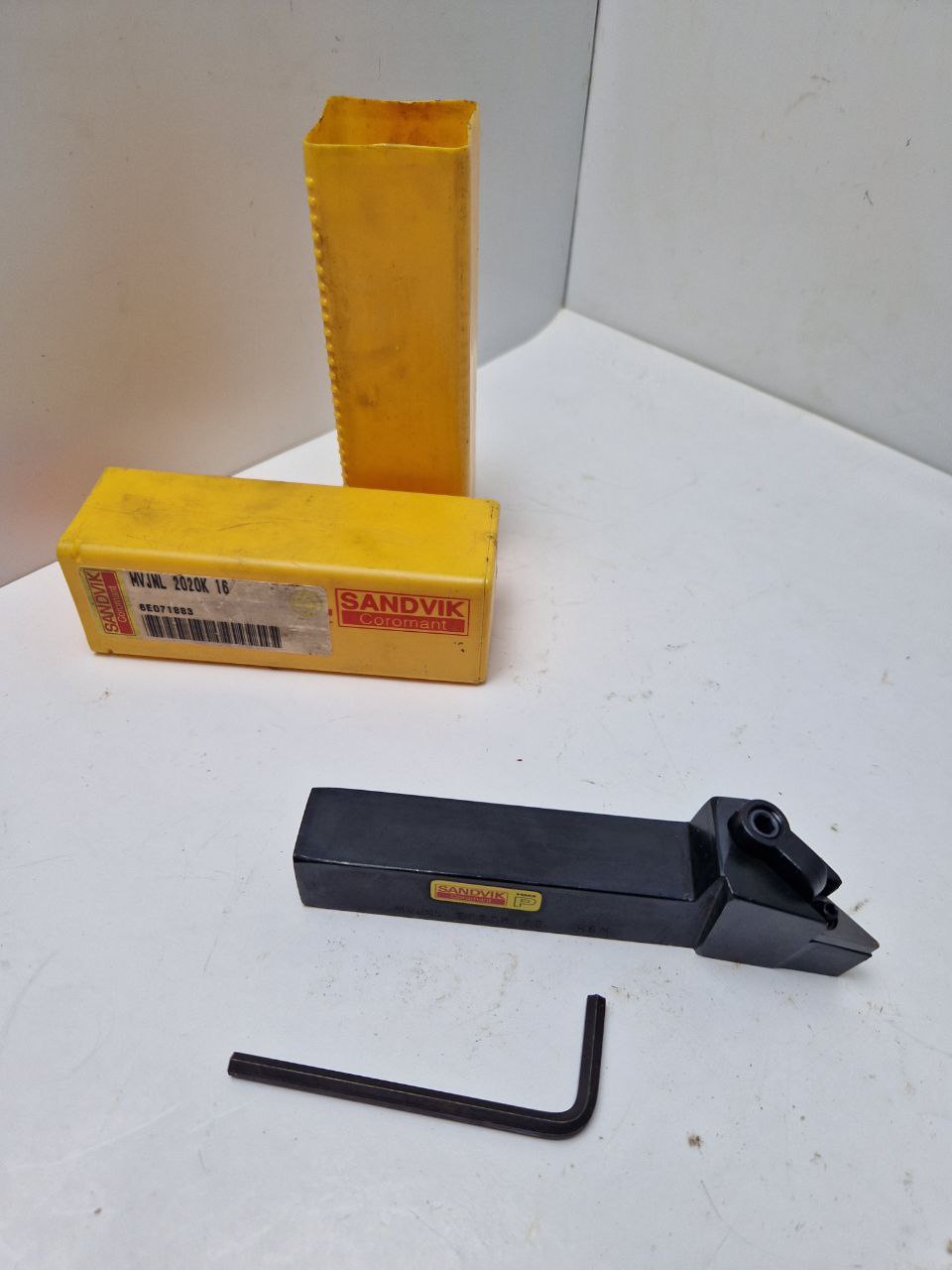 MVJNL 2020K-16 clamping holder with clamping claw for negative, rhombic 35° indexable inserts T-Max® P shank tool for turning SANDVIK Coromant (Request price)