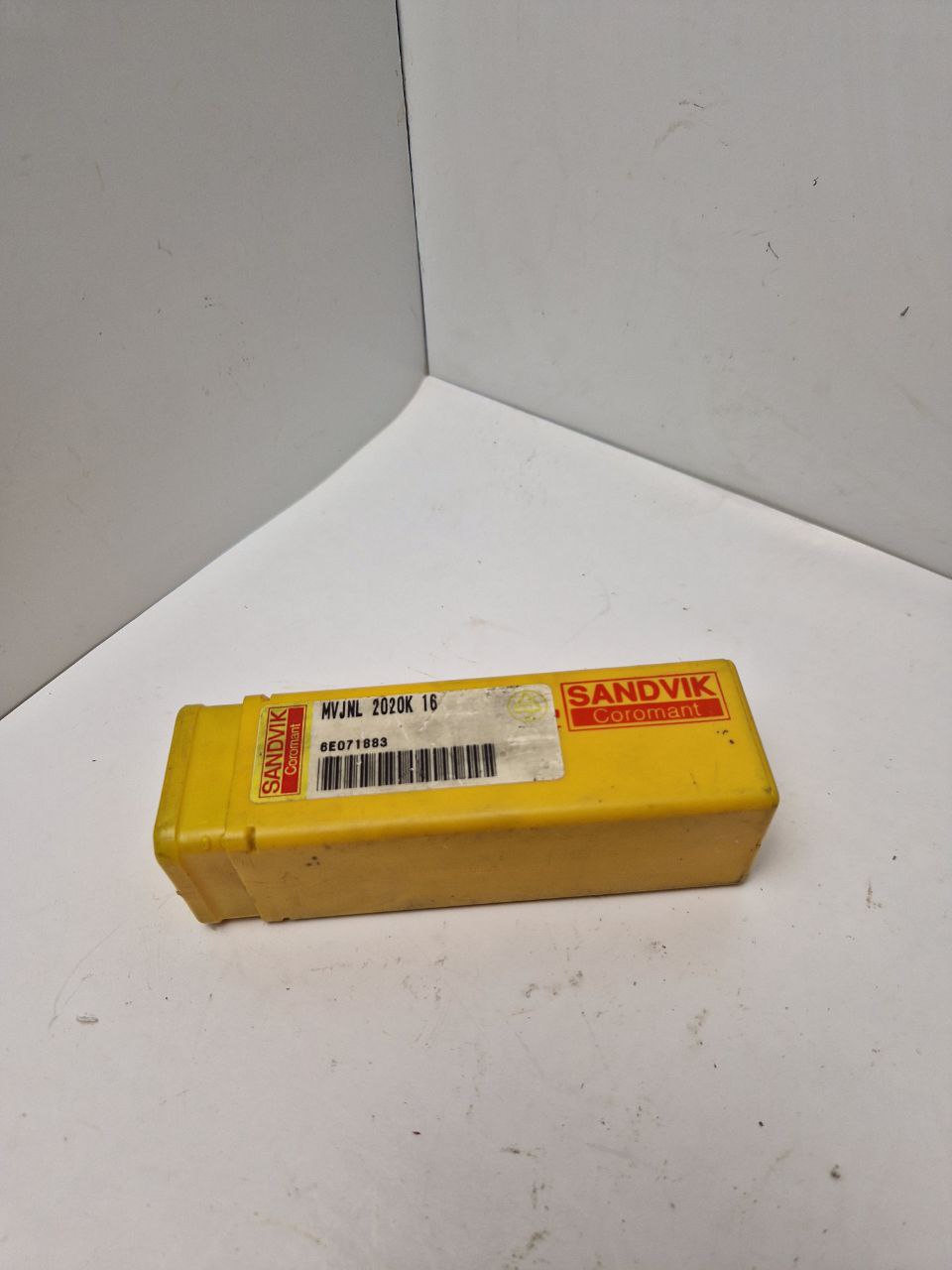 MVJNL 2020K-16 clamping holder with clamping claw for negative, rhombic 35° indexable inserts T-Max® P shank tool for turning SANDVIK Coromant (Request price)