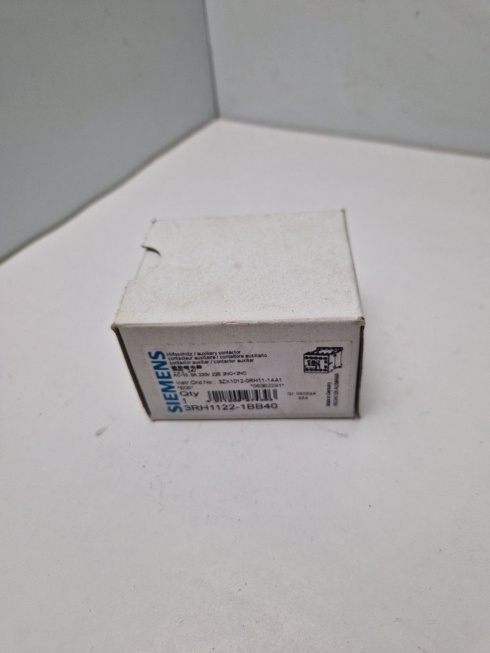 SIEMENS SIRIUS 3RH1122-1BB40, AC-15: 6A 230V 22E 2NO+2NC, Auxiliary relay contactor 24V (Request price)