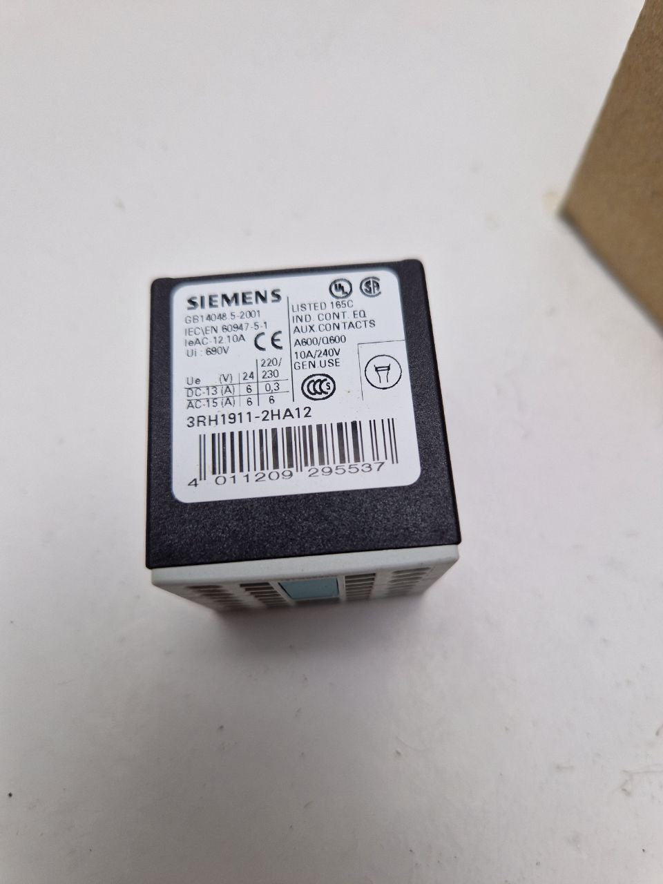 SIEMENS 3RH1911-2HA12, Auxiliary switch block, 1S+20/1NO+2NC (Request price)